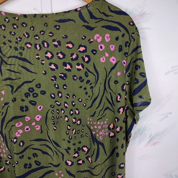 Jaclyn Smith Collection Animal Print Blouse - Picture 8 of 9